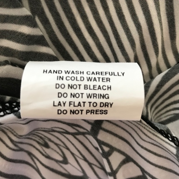 NWOT TRICOTTO Black White Abstract Midi Dress S/M Fit Short Sleeve Flare - Picture 9 of 10